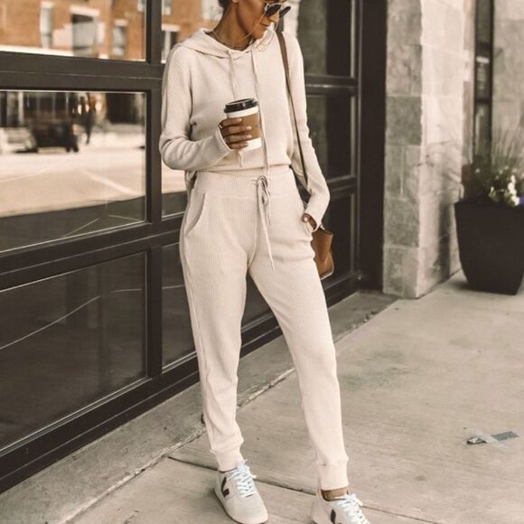 Cream joggers  - Picture 1 of 4